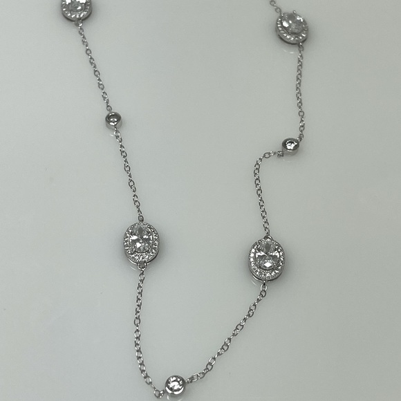 Accessories - Oval Station Necklace